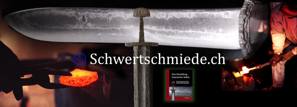 Banner mit polierter Klinge aus Eisenerzen, hergestellt im Rennofen, mit abgesetzter Härtung und Bilder beim Schmieden.